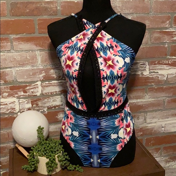 Swimsuit 💦💦 - Picture 1 of 3